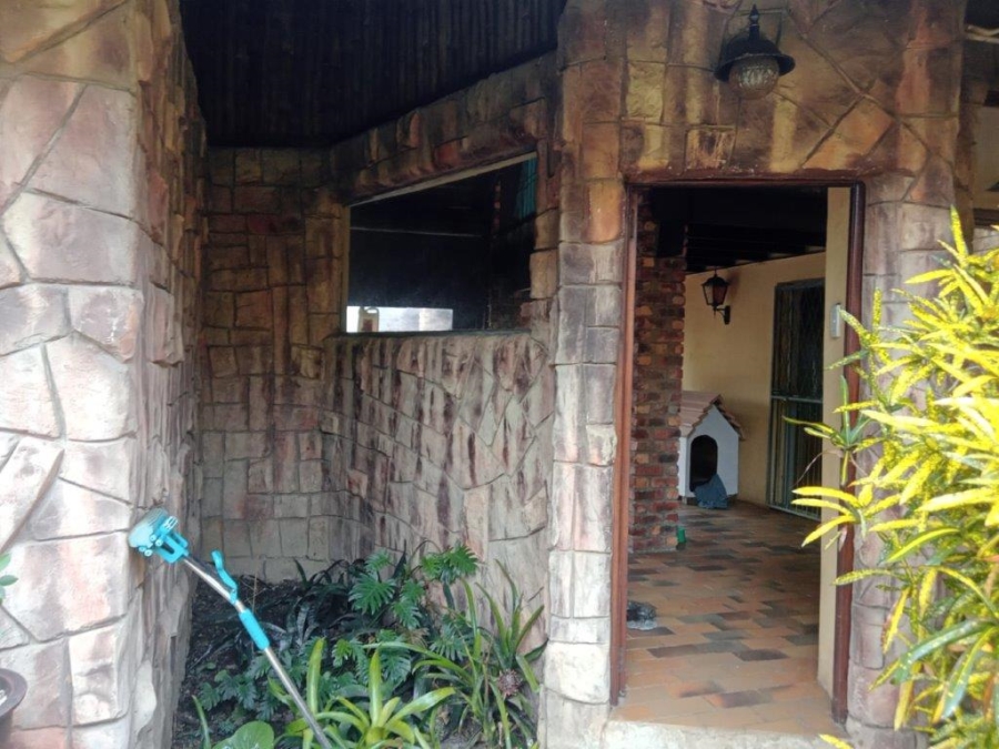 4 Bedroom Property for Sale in C Place Eastern Cape